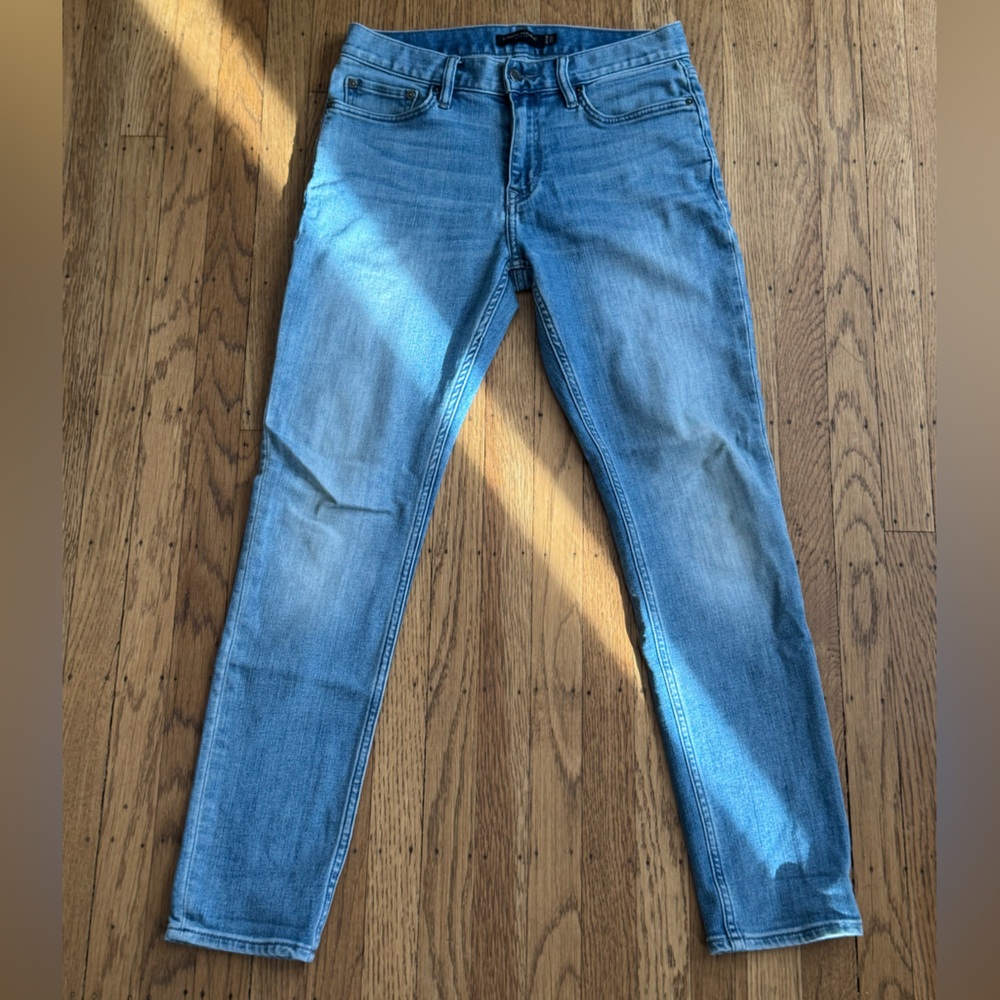 Banana Republic Men’s Slim Fit Jeans (light-wash)